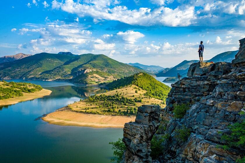 самый дешевый месяц для отдыха в Болгарии